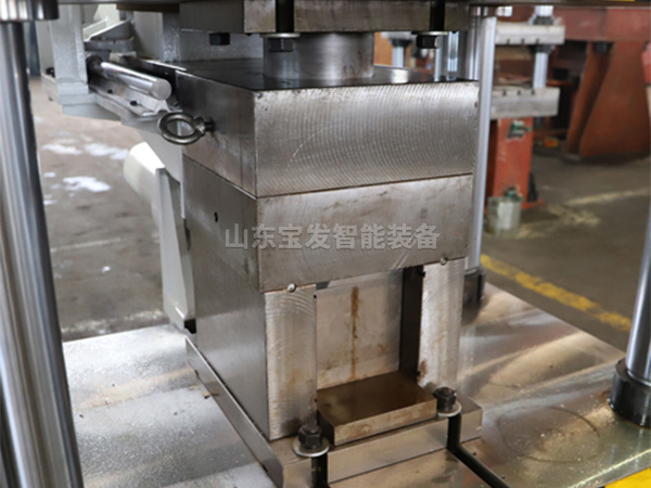 四柱液压机怎么调平衡