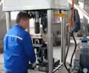 二梁四柱液压试机视频